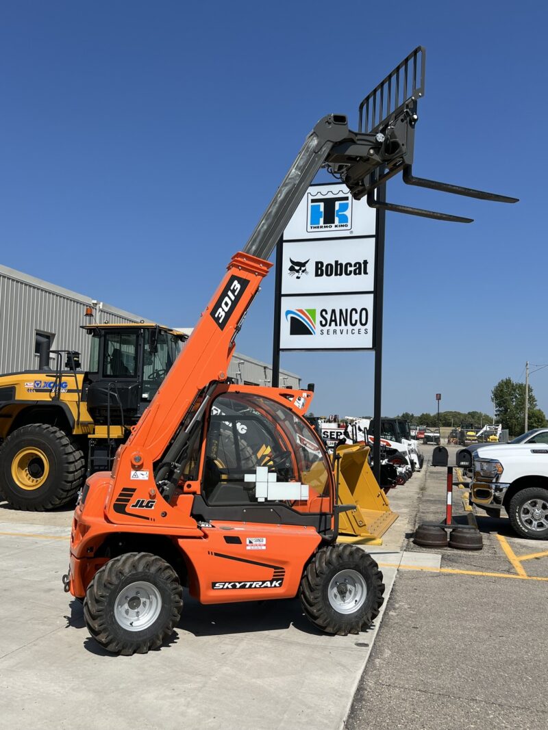JLG/Skytrak 3013 Telehandler - Image 6