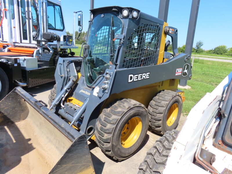 2019 John Deere 324G Skid Steer Loader