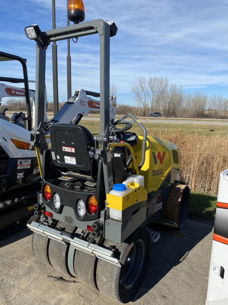 2024 Wacker Neuson RD18-100c Vibratory Roller - Image 5