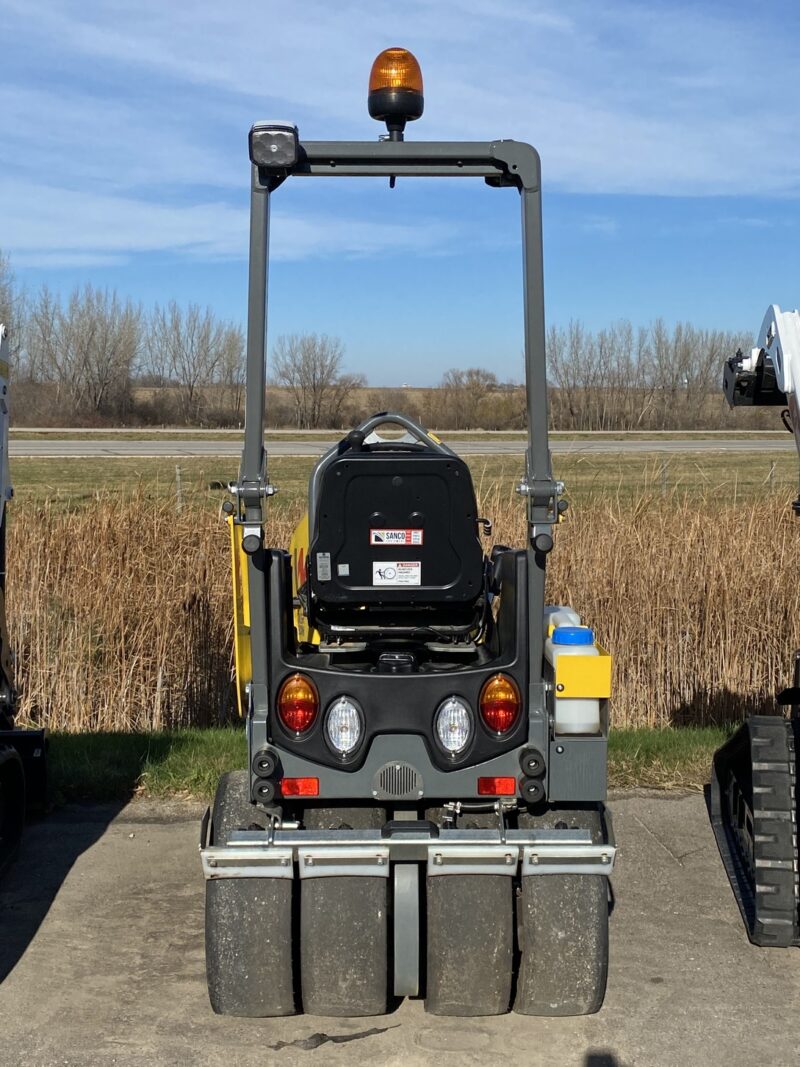 2024 Wacker Neuson RD18-100c Vibratory Roller - Image 4