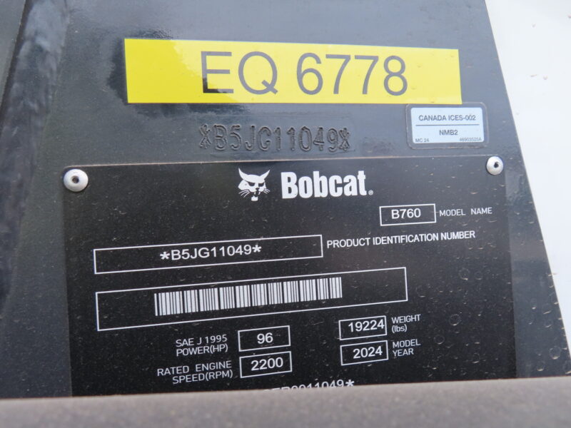 Bobcat B760 Backhoe Loader - Image 8