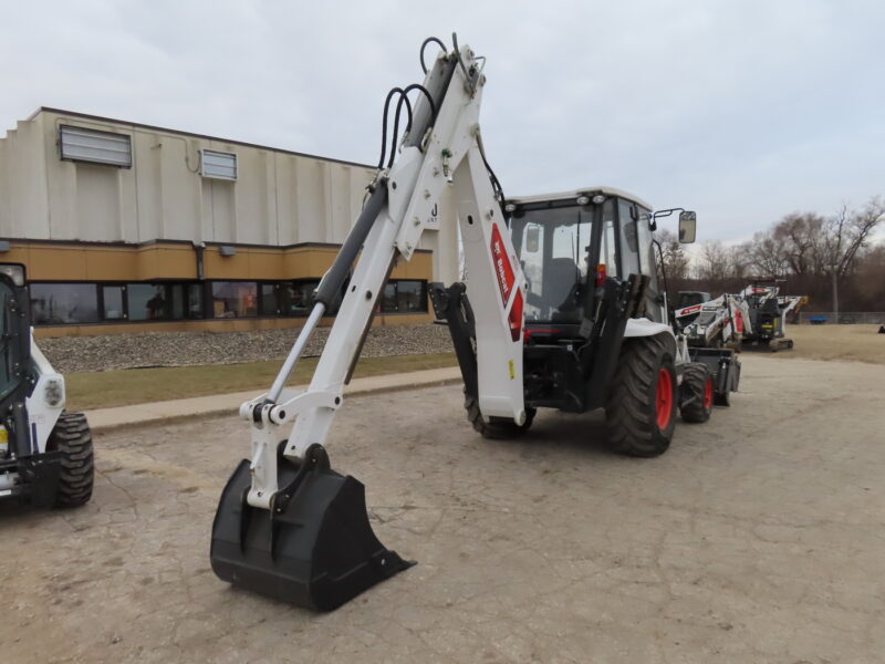 Bobcat B760 Backhoe Loader - Image 6